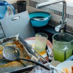 Aslında Her Şeyi Daha Kirli Hale Getiren Yaygın Bulaşık Temizleme Uygulaması