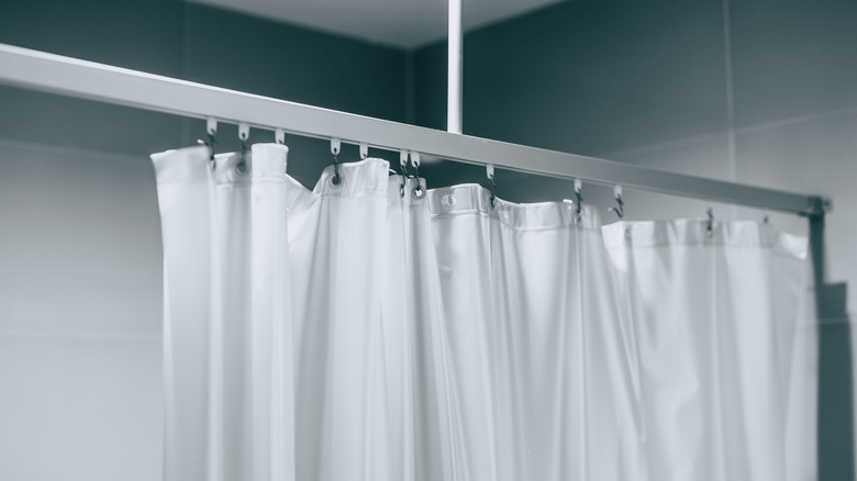 Vinil PVC duş perdesinin kapatılması