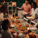 Canlı Bir Şükran Günü Toplantısına Ortam Hazırlayan 12 Benzersiz Çiçek Aranjmanı