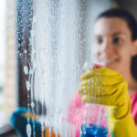 Konu Yeniden Dekore Edildiğinde Cam Temizleyici Kullanmanın Beklenmedik Yolu