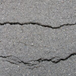 Garaj Yolunuzdaki Çatlakları Nasıl Dolduracağınızı Bilmenize Yardımcı Olacak Hızlı Su Testi