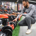 Daha Huzurlu Bir Dış Mekan İçin Seçmeniz Gereken Çim Bakım Aracı Türü