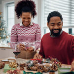 Eski Bir Mutfak Esansiyelini Kullanarak Her Mevsim İçin Kendin Yap Şenlikli Bir Çelenk