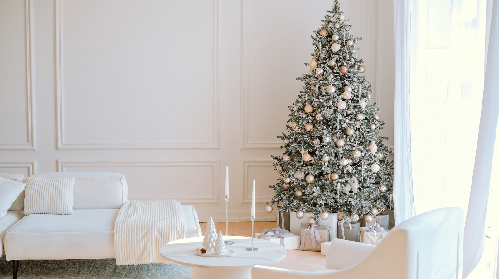 Tüm Yıl Minimalist Bir Noel Ağacı Bırakabilir misiniz? İşte Girişimiz