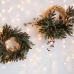 Tatil Dekoru İçin Duvarlarınıza Zarar Vermeyi Durdurun: Bu Geçici Asma Hilesi Oyunun Kurallarını Değiştirecek