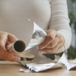 Bu Kolay DIY ile Alüminyum Folyoyu Çarpıcı Noel Dekoruna Dönüştürün