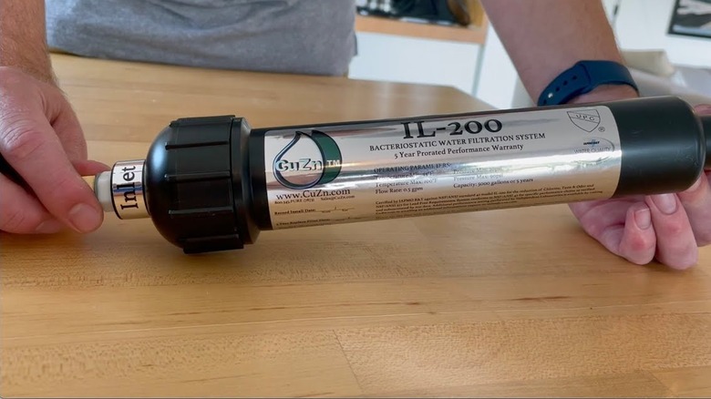 Buzdolapları için hat içi su filtreleme sistemi