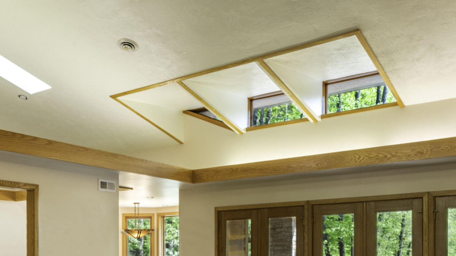 Müteahhit Reddit'te Korkunç Sızdıran Çatı Videosu Paylaştı: 'O Zavallı Zavallı Ev Sahibi'