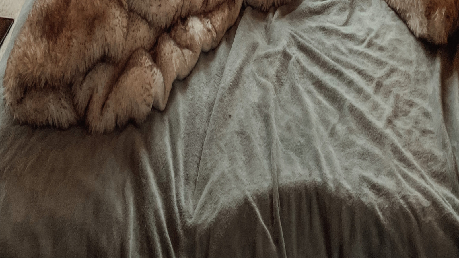 Yatak Takımlarınızı Kış İçin Minimalist Bir Şekilde Nasıl Güncellersiniz?