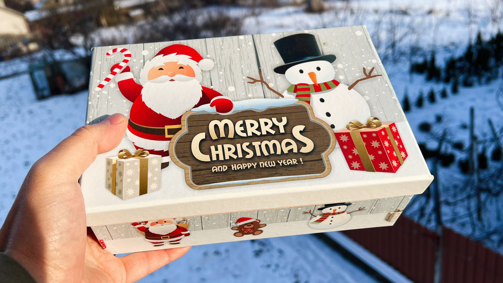 Dolar Ağacı Hediye Kutularını Kolay Bir Kendin Yap Yöntemiyle Üstün Noel Dekoruna Dönüştürün