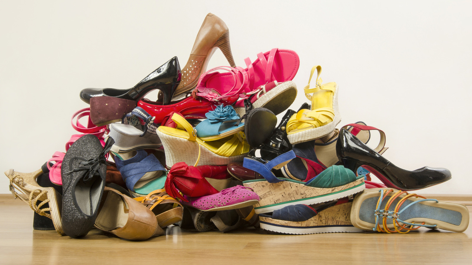 Dolabınız İçin Kendin Yap Dahili Ayakkabı Deposu Nasıl Yapılır