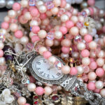 Eski Bir Telefon Kutusunu Kolay Bir Kendin Yap Yöntemiyle Kullanışlı Bir Takı Düzenleyiciye Dönüştürün