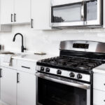 Ocak ile Tezgah Arasını Temizlemeyi Kolaylaştıran Ortak Temizlik Aleti