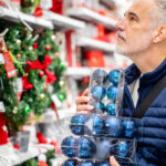 Tasarımcılar Pahalı Mağazaları Atlayıp Dolar Ağacından Bazı Tatil Zımbalarını Alabileceğinizi Söylüyor