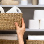 Banyo Dekoru Olarak Tuvalet Kağıdını Açıkta Saklamanın Sevimli Yolu