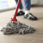 Daha İyi Görünen Fayans Zeminleri İçin Bu Ortak Ev Malzemesiyle Paspaslayın