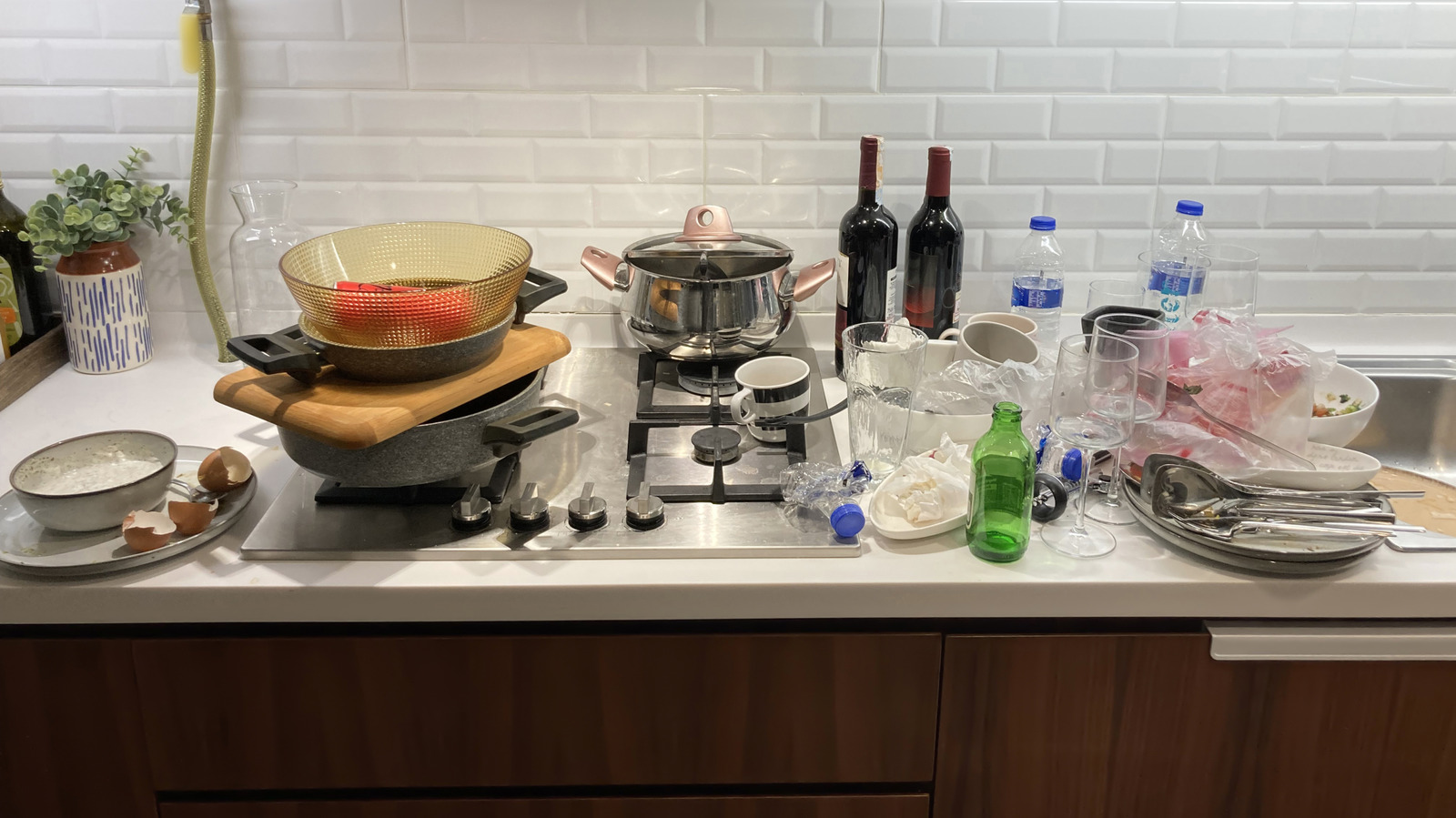 Kolay Mutfak Temizliği İçin Tezgah Üstü Çöp Oluğu Nasıl Kurulur