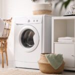 Çamaşır Odanıza Stil ve Depolama Eklemek İçin Eski Tip İkinci El Mağazayı Yeniden Kullanın Bul