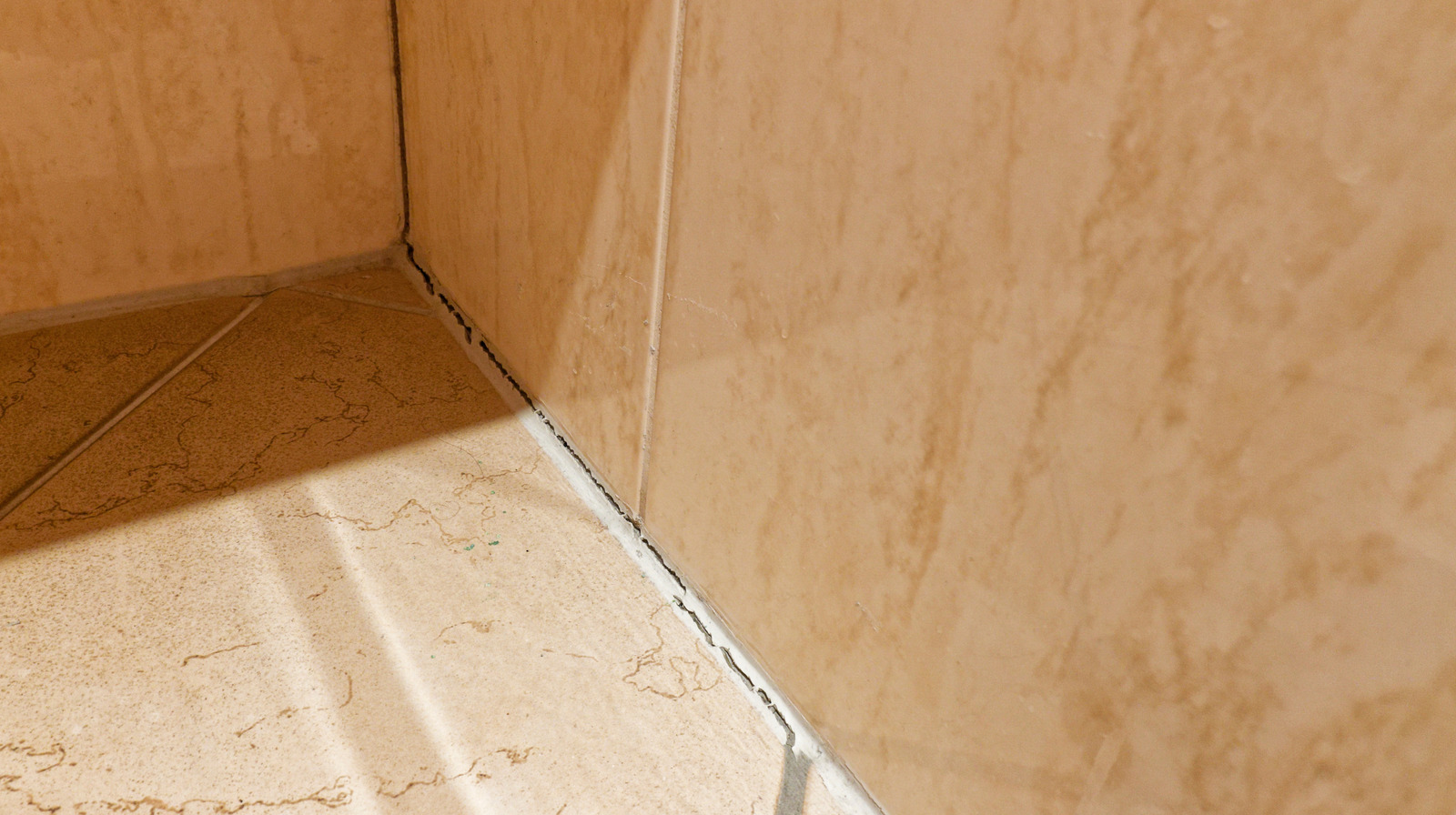 Kalafatınızın Kışın Neden Bazen Çatladığını Hiç Merak Ettiniz mi?