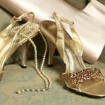 Eski Bir Yüksek Topuklu Ayakkabı Çifti Şık Mücevher Deposuna Nasıl Dönüştürülür