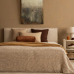 2026'nın Başlık Trendi Yatak Odalarını Sıcak ve Dengeli Hissettiriyor