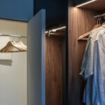 Bu Akıllı Kendin Yap ile Standart Dolap Kapınıza Şık Bir Kayar Yükseltme Kazanın