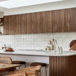 Çarpıcı Bir Mutfak Veya Banyo İçin Zellige Çini ile Eşleştirilecek En İyi 11 Malzeme