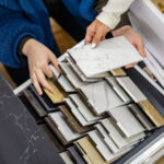 Doku ve Denge Yaratan Mutfak Tezgahı ve Backsplash Eşleştirmesi