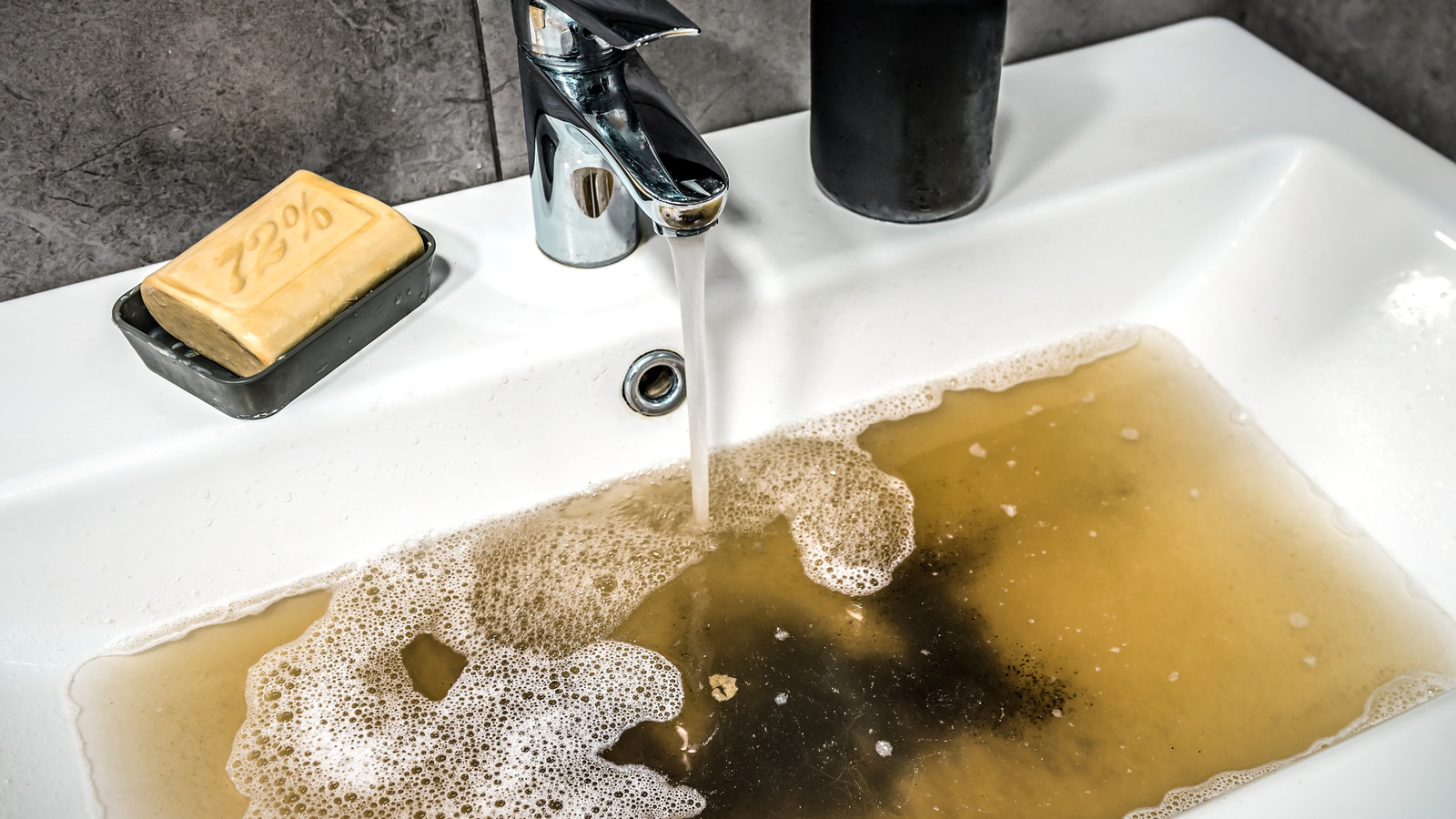 Lavaboya Soda Dökmek Gideri Sihirli Bir Şekilde Temizler mi? İşte Gerçek