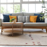 Duvarlarda Değil: Çini 2026 Oturma Odalarında Nasıl Büyük Bir Açıklama Yapıyor?