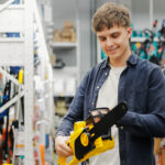 DeWalt'ın Yeni Kompakt Testeresi Yarışmanın En Hafifi mi?