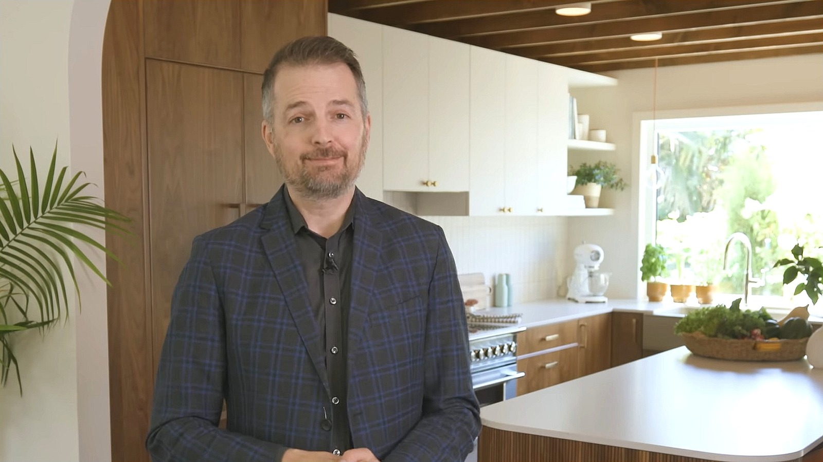 HGTV'den Todd Talbot Akıllı Tasarımla Mutfak Tezgahında Yer Kazandırıyor