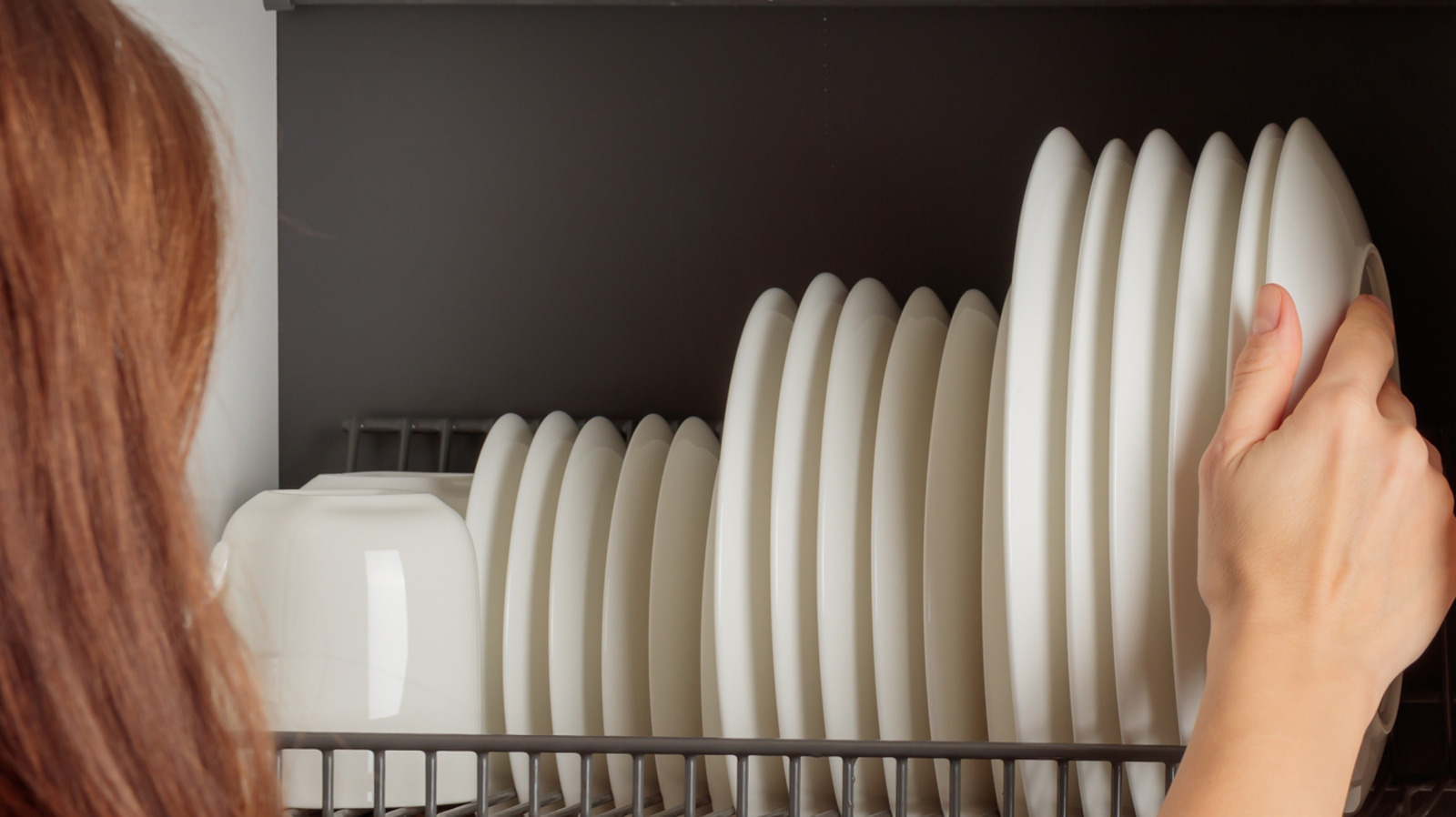 Tamamen Güvenli Olacak Şekilde Duvara Monte Bulaşıklık Nasıl Kurulur