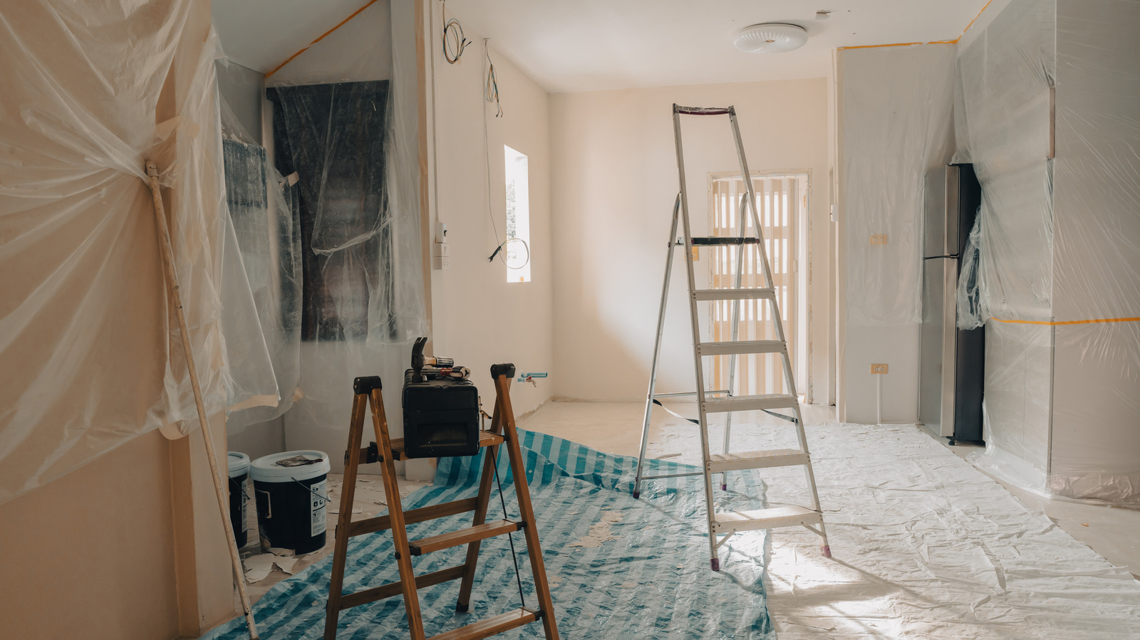 Çift, 300 Yıllık Bir Aile Çiftlik Evini Restore Etmek İçin Yola Çıkıyor: İşimiz Bizim İçin biçilmiş kaftan