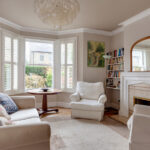 Taç Kalıplamanız Odanızın Daha Küçük Görünmesini Sağlayabilir: İşte Bunun Yerine Ne Yapmalısınız?