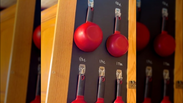 kabin içi kara tahta ölçüm kabı istasyonu