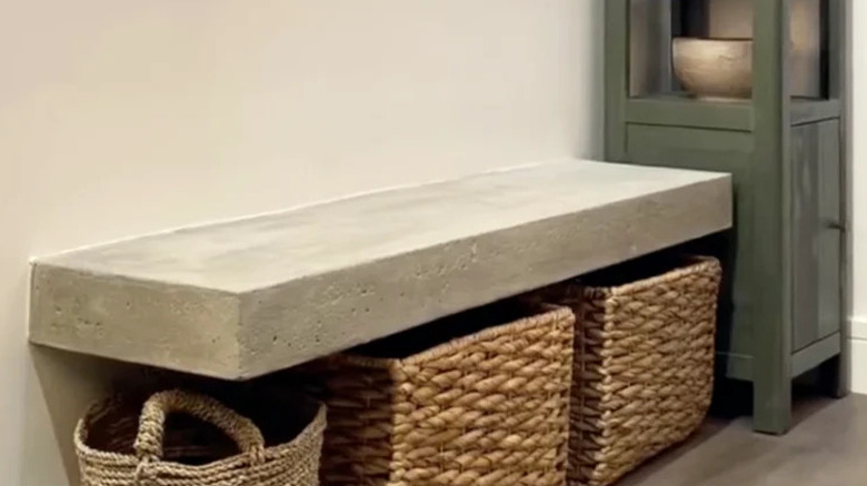 Altında şık saklama alanı olan beton yüzer tezgah