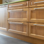 Uygun Fiyatlı Bir Mutfak Yükseltmesi İçin Dikkate Alınması Gereken Dayanıklı Dolap Malzemesi