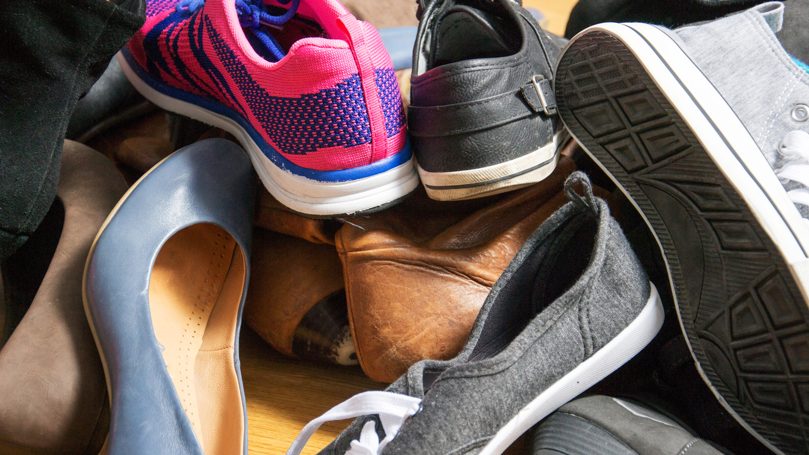 Bu Dolar Ağacı Plastik Saklama Fikirleriyle Ayakkabılarınızı Düzenli Tutun