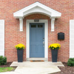 Bir Tuğla Dış Cepheyi Dahi Bir Kendin Yap Yöntemiyle Şık, Modern Bir Cepheye Dönüştürme