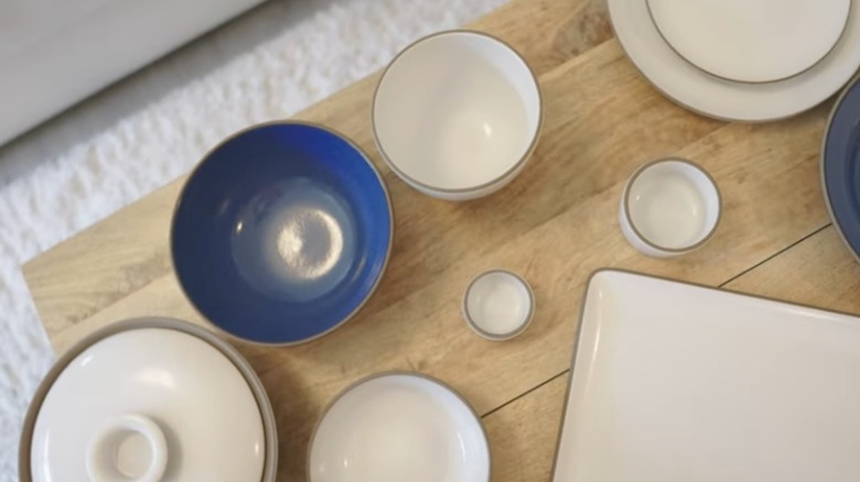 mavi ve beyaz vintage Heath Seramik dizisi