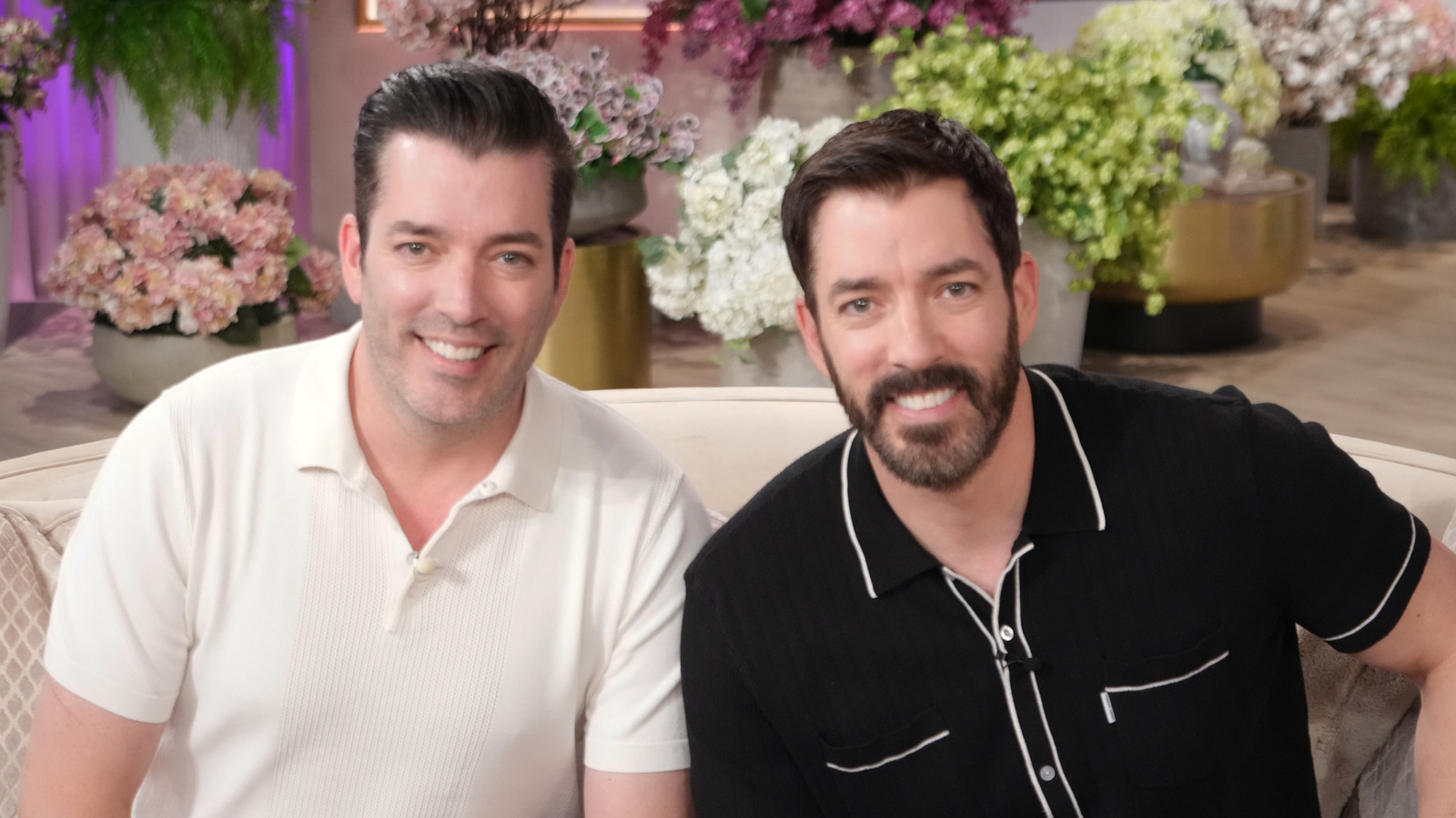 Retro Oturma Odası Trendi HGTV'nin Mülkiyet Kardeşleri Geçmişte Kalmak İstiyor