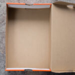 Takıları Düzenli Tutmak İçin Eski Bir Ayakkabı Kutusunu Akıllı Bir Çözüme Dönüştürün