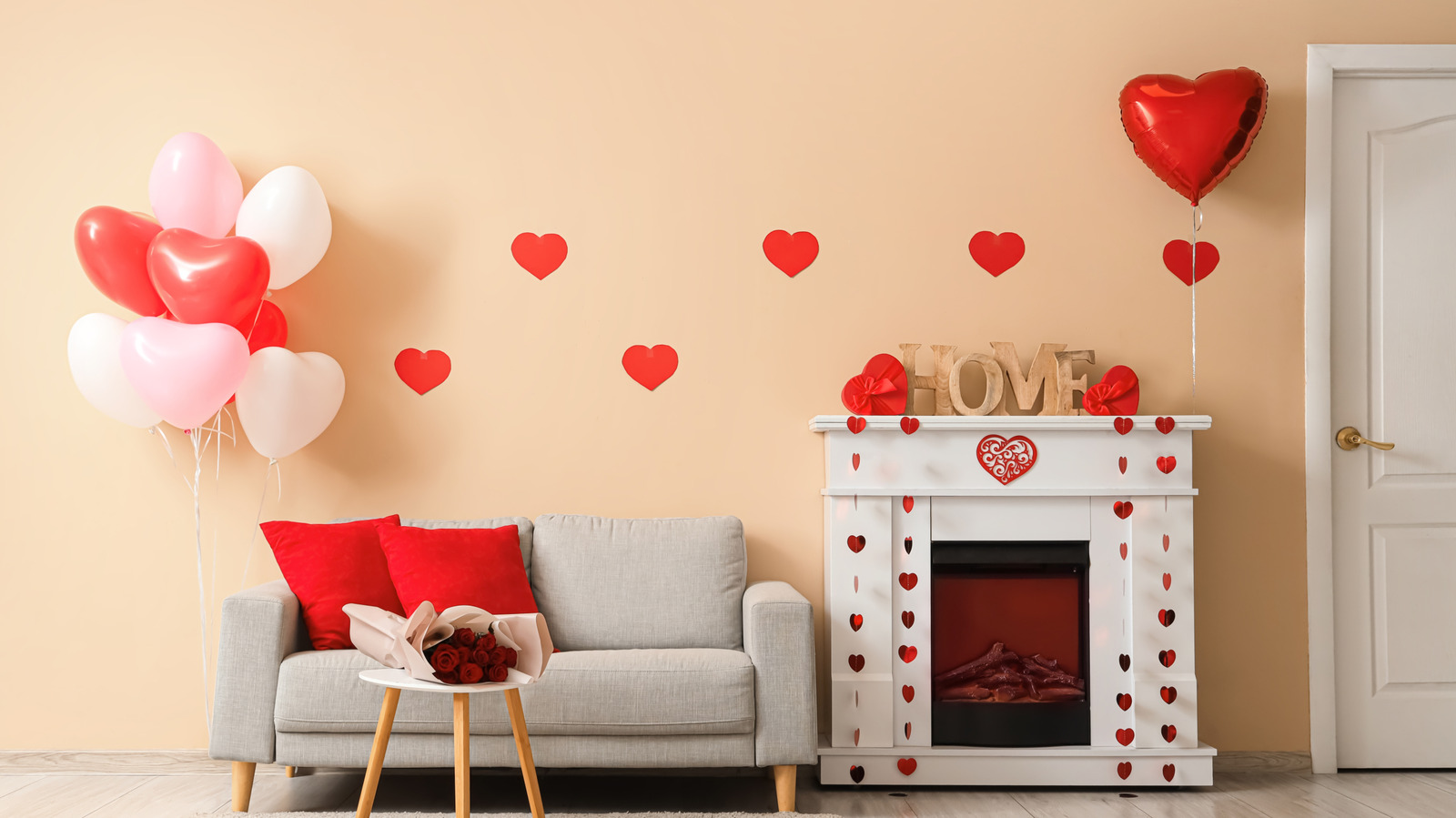 Kurnaz Bir Dolar Ağacı DIY ile En Tatlı Sevgililer Günü Kapı Çelengi Yapın