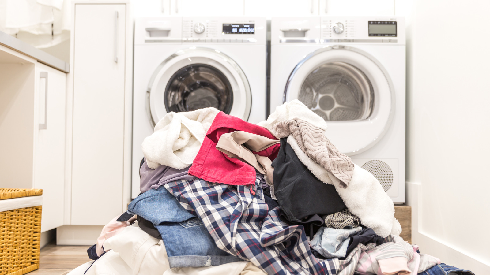 IKEA LACK Hack'iyle Çamaşır Odanızı Düzenleyin