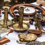 Bir Açıklama Parçası Olarak İkiye Katlanacak Aranacak Değerli Pirinç İkinci El Mağaza Ürünü