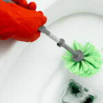 Kireçli Tuvalet Lekelerini Anında Ortadan Kaldıran Uygun Fiyatlı Tüyo