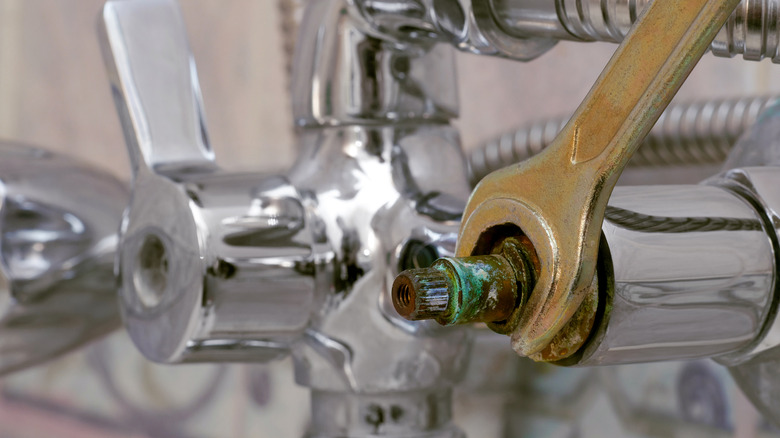 Aşınmış duş kartuşunun kapatılması