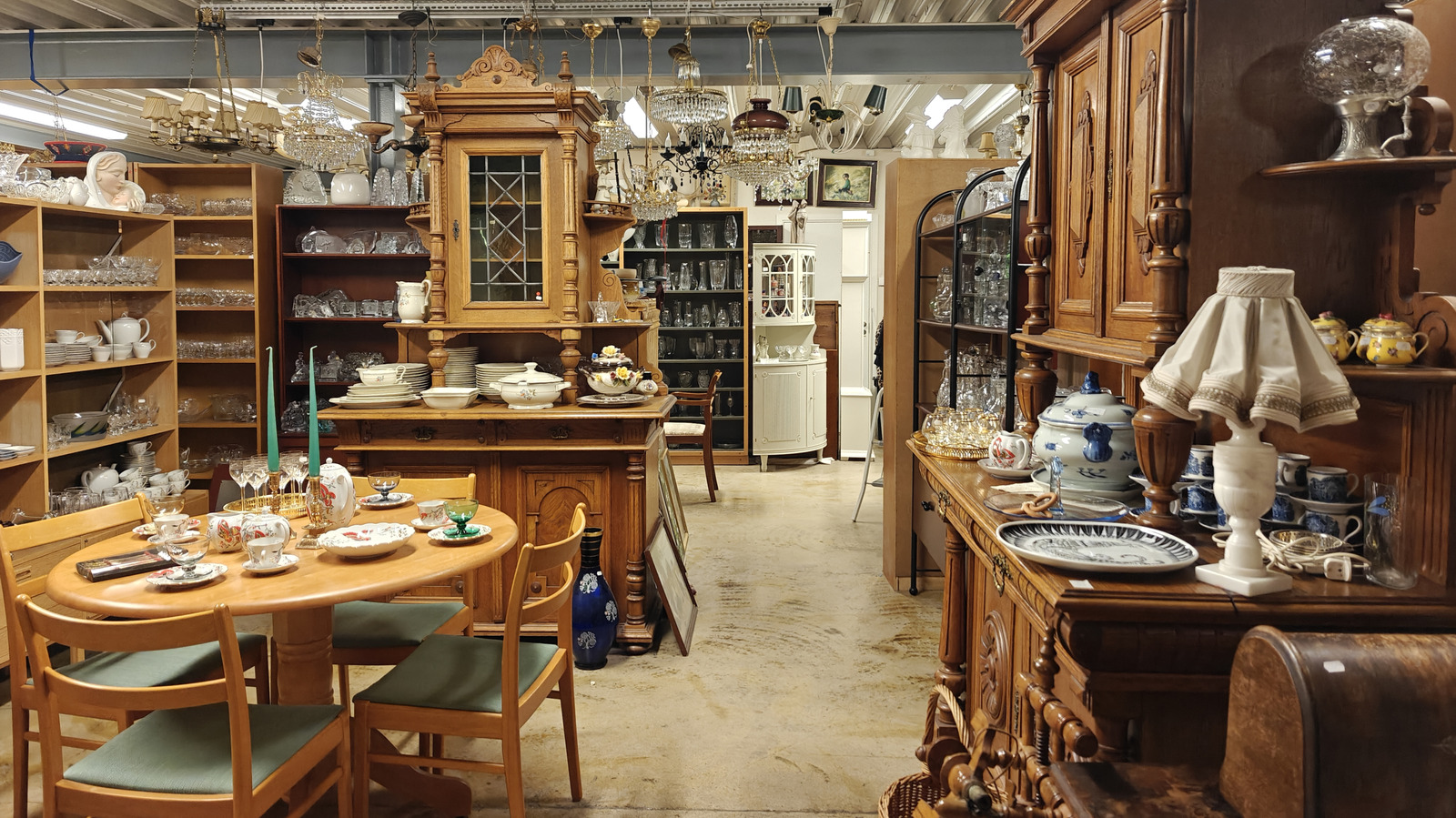 Vintage İkinci El Mağazası, Banyo Temel Eşyalarını Düzenli Tutmak İçin Mükemmel Olanı Bulun