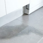 Dağınık Mutfak Zeminleriyle Başa Çıkmak İçin Bu Annenin Kağıt Havlu Tüyosu İhtiyacınız Olan Şey Olabilir